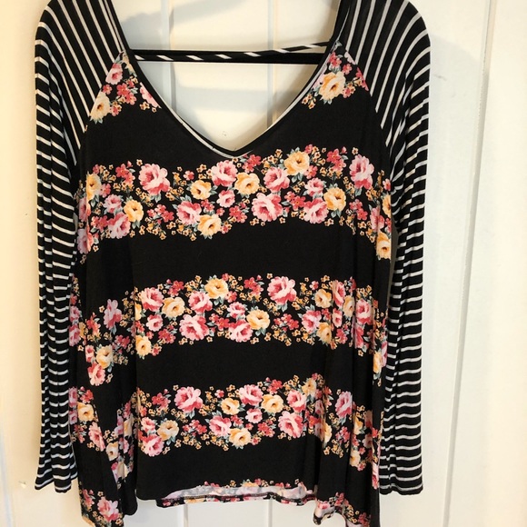 Black and floral stripe top - Picture 3 of 3